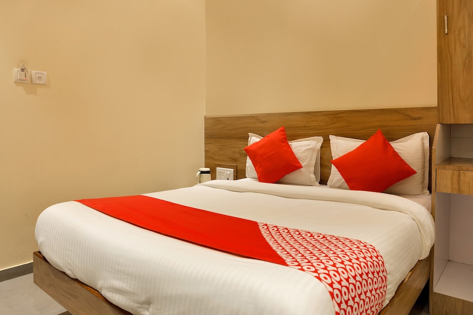 OYO 9957 Hotel Terminus Square, Mumbai Wadala-Chembur-Mankhurd, Mumbai
