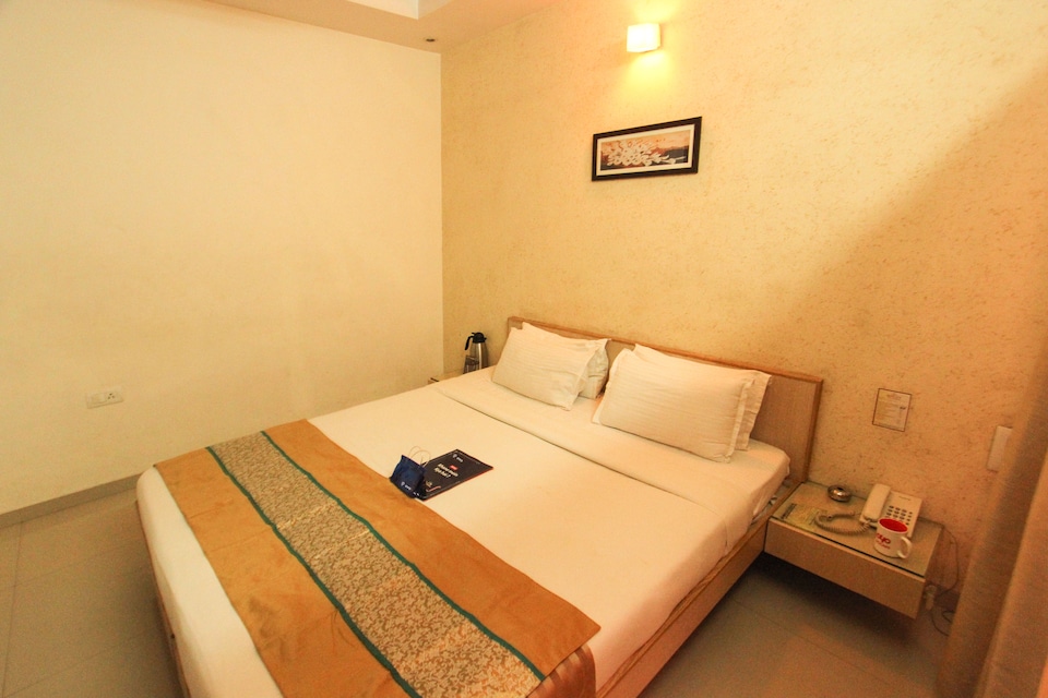 OYO Rooms 005 Railway Station Unapani Road, Surat Railway Station, Surat