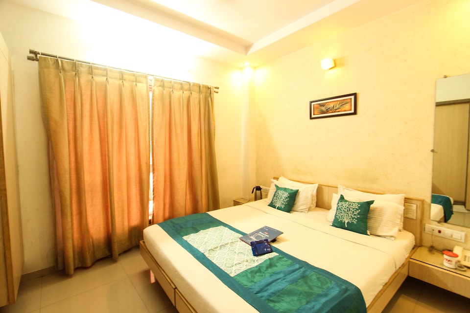 OYO Rooms 005 Railway Station Unapani Road, Surat Railway Station, Surat