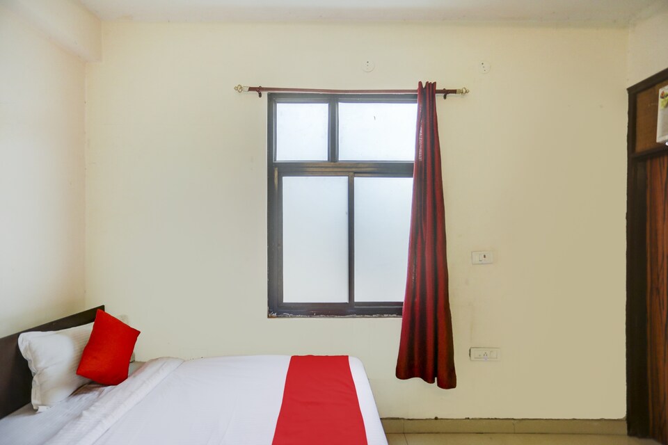 OYO 84038 Hotel Park Plaza, Noida Stadium, Noida