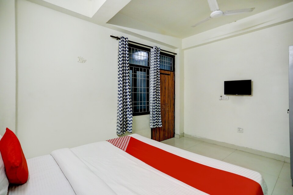 OYO 84038 Hotel Park Plaza, Noida Stadium, Noida