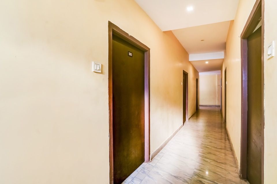 OYO 84039 Tirumala Grand, Rajahmundry, Rajahmundry