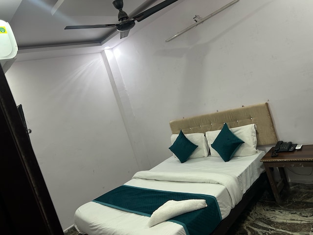 Hotel O Blue Moon Residency 