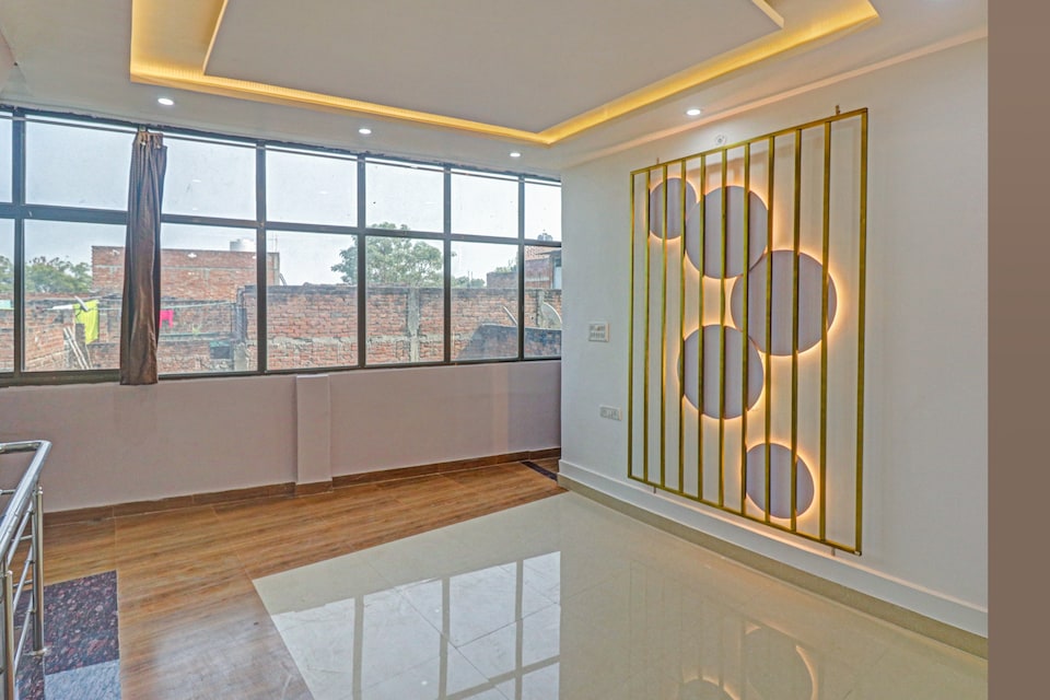 Capital O 84053 Hotel Shree Rudra, Cantt, Varanasi