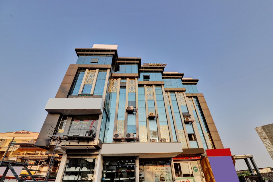 Collection O 84057 Hotel Red Rose, Alkapuri Vadodara, Vadodara
