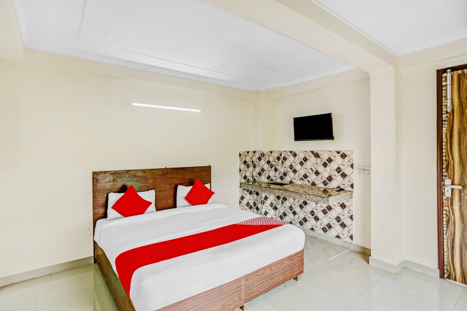 OYO Sunshine Inn Hotel Near Akshardham, Anand Vihar Delhi, Delhi