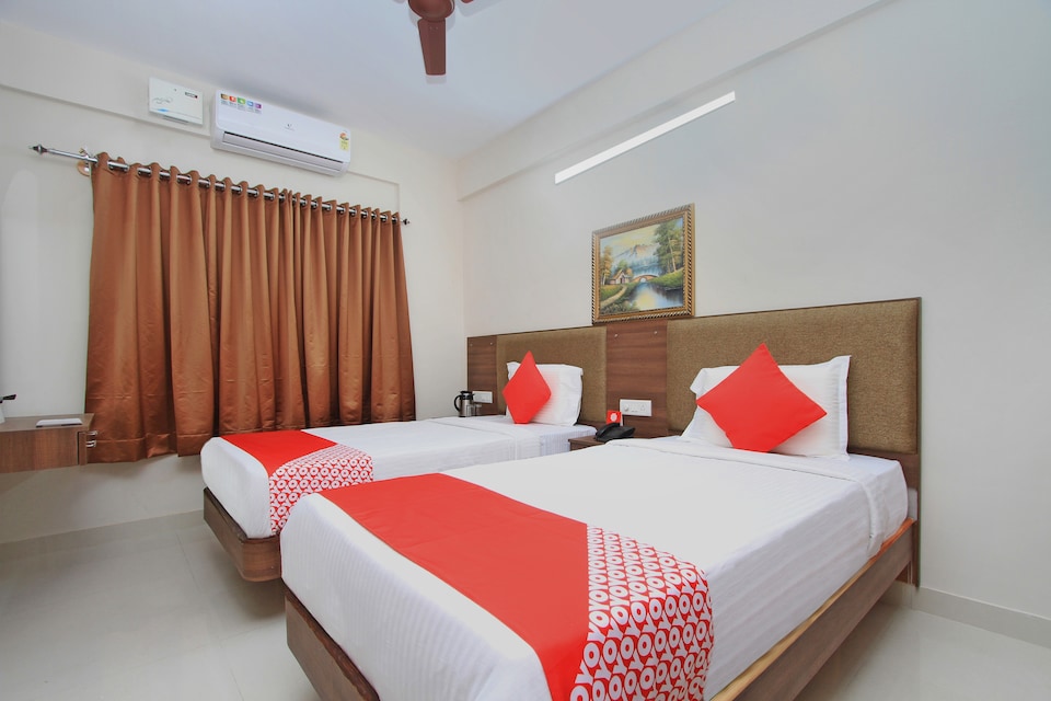 OYO 10379 होटल Varcity सैफायर, RT Nagar, बैंगलोर
