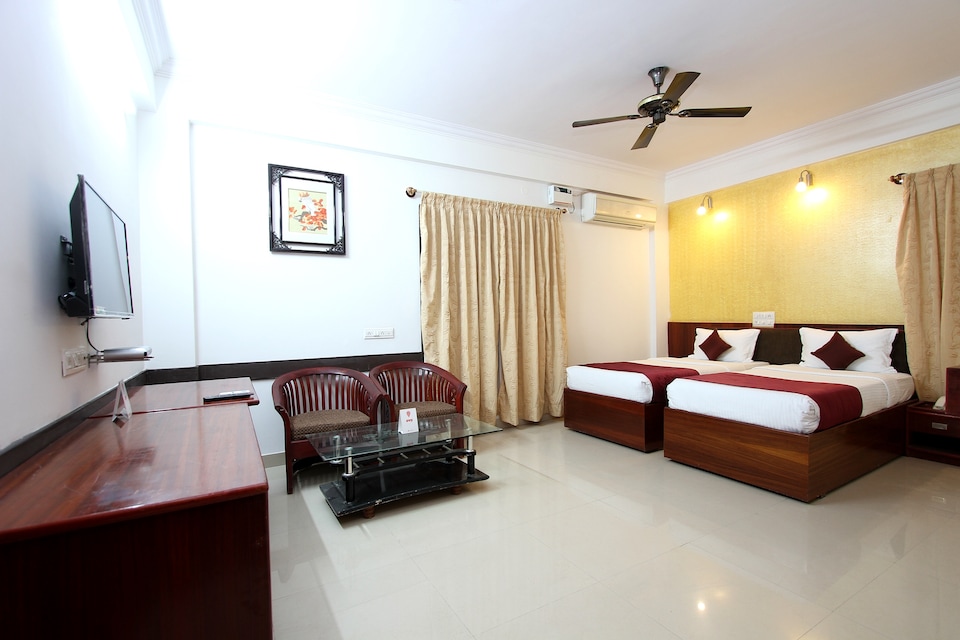 OYO 9959 Hotel Varcity Ruby, Indiranagar Extension Bangalore-II, Bangalore