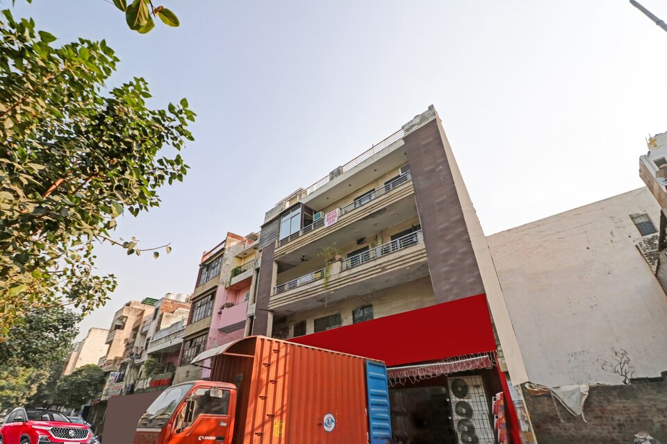 Capital O 84100 Hotel Divine Stay, Rajouri Garden Delhi, Delhi