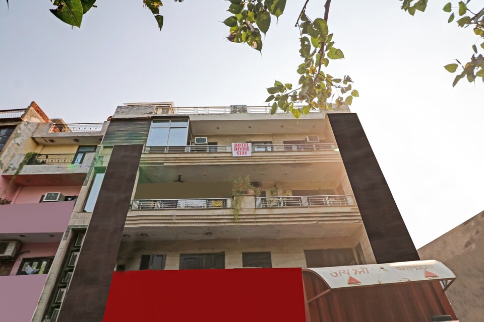 Capital O 84100 Hotel Divine Stay, Rajouri Garden Delhi, Delhi