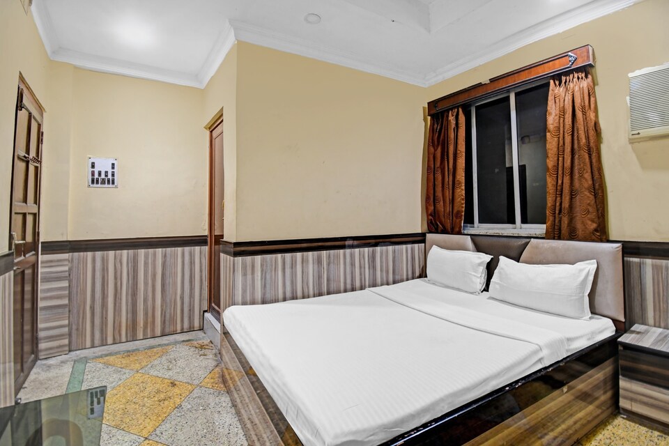 OYO 84102 Hotel Delux, Esplanade Kolkata, Kolkata