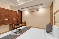 OYO 84125 Hotel Tark Inn