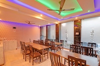 OYO 84125 Hotel Tark Inn