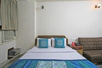 OYO Hotel The Ambassador