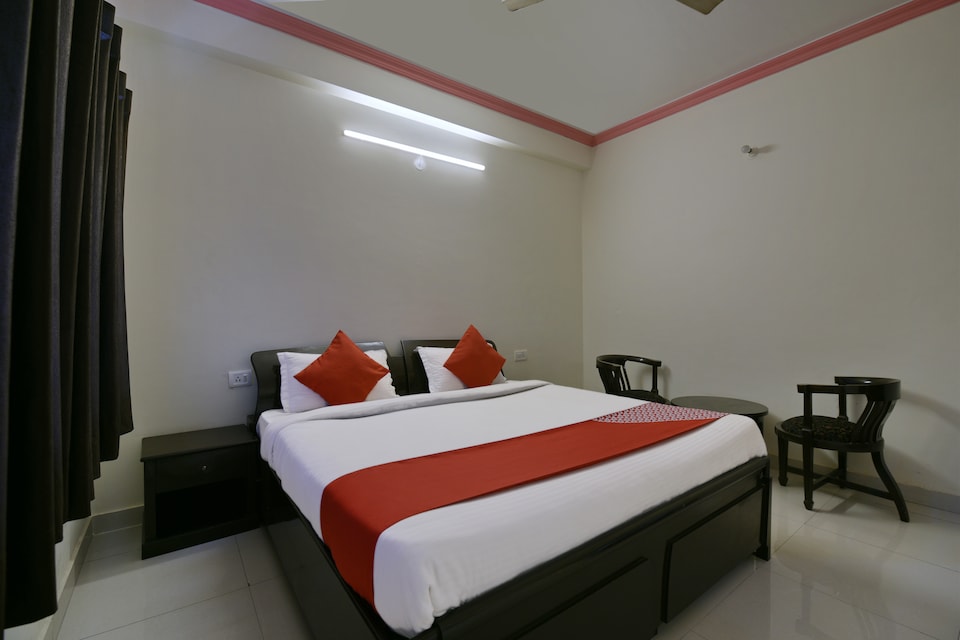 OYO 9963 Hotel Raja Palace, Dehradun Railway Station, Dehradun