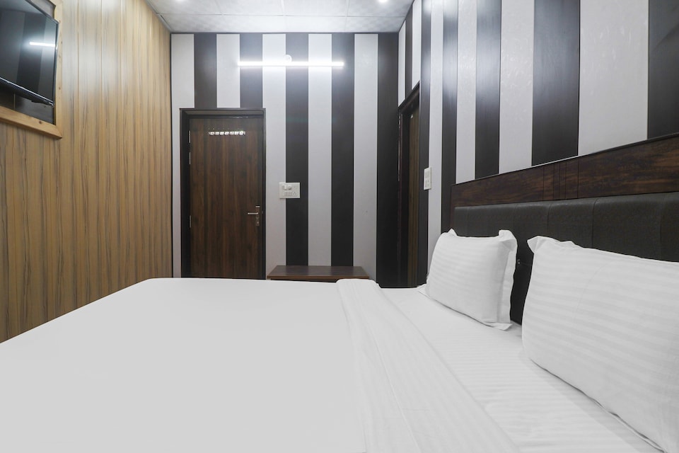 Capital O 84177 Hotel Maya, Picture Palace, Mussoorie