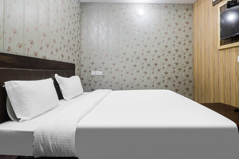 Capital O 84177 Hotel Maya, Picture Palace, Mussoorie