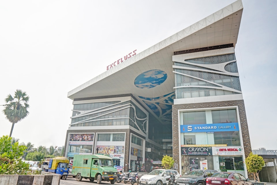  live with SRT628, Airport Surat, Surat