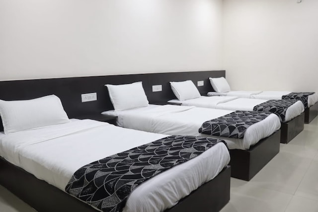 OYO Hotel Daimond Resedenses