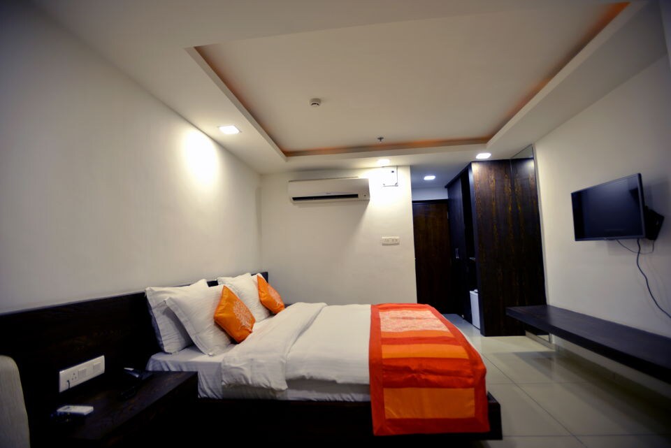 OYO 1336 Shagun Hotel, Alkapuri Vadodara, Vadodara