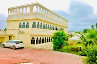 Hotel O The Takhatgarh Resort