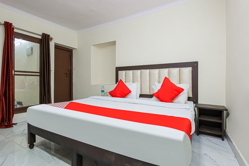 OYO 84264 Forest Veiw Hotel, Highcourt Nainital, Nainital