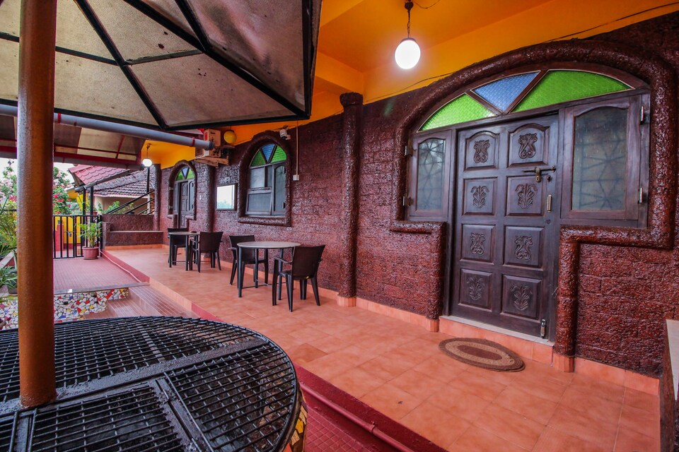 OYO 10203 Home Bright 2BHK Anjuna Beach, Anjuna Vagator Goa, Goa