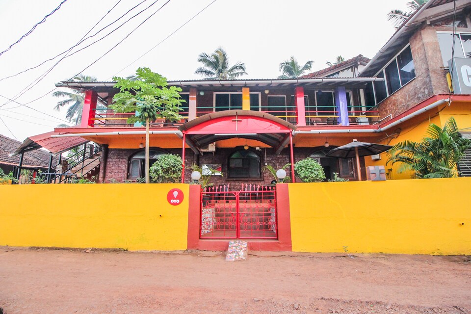 OYO 10203 Home Bright 2BHK Anjuna Beach, Anjuna Vagator Goa, Goa