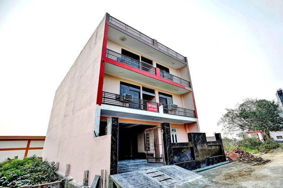 Capital O Smg George Near Gnida Office Metro Station, Greater Noida, Noida