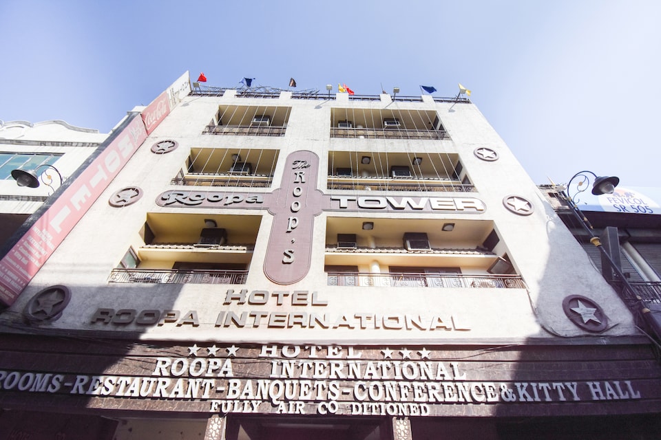 Capital O 10111 Hotel Roopa International, Golden Temple Road Amritsar, Amritsar