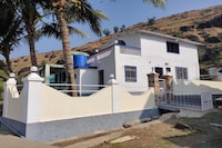 OYO Home White House Rajpuri