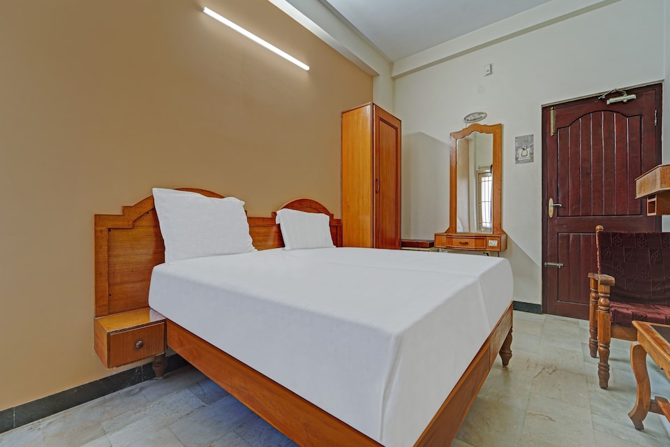 OYO 84325 Hotel Park Palace, Erode, Erode