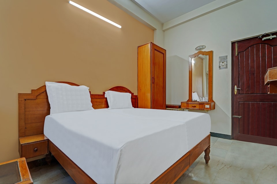 OYO 84325 Hotel Park Palace, Erode, Erode
