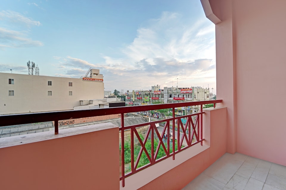 OYO 84325 Hotel Park Palace, Erode, Erode