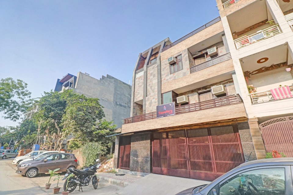 OYO 84328 TRAVELLER HOTEL, Rohini Delhi, Delhi