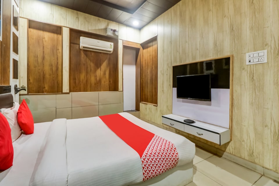 OYO 84330 Sansaar Hotel, Rohtak, Rohtak