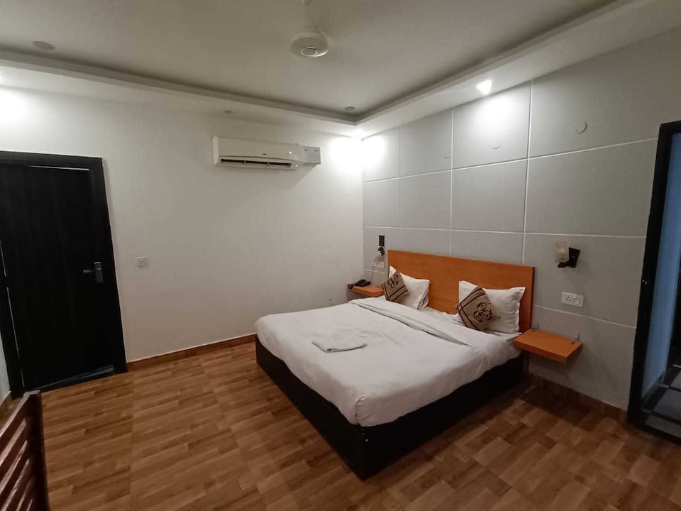 Hotel O Sector 18 Dhaliawas Crossway Rewari Formerly Ignis, Rewari, Rewari