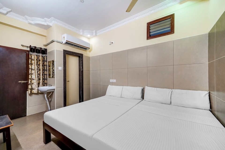 Flagship 84343 Sri Lakshmi Grand, Transit Tirupati, Tirupati