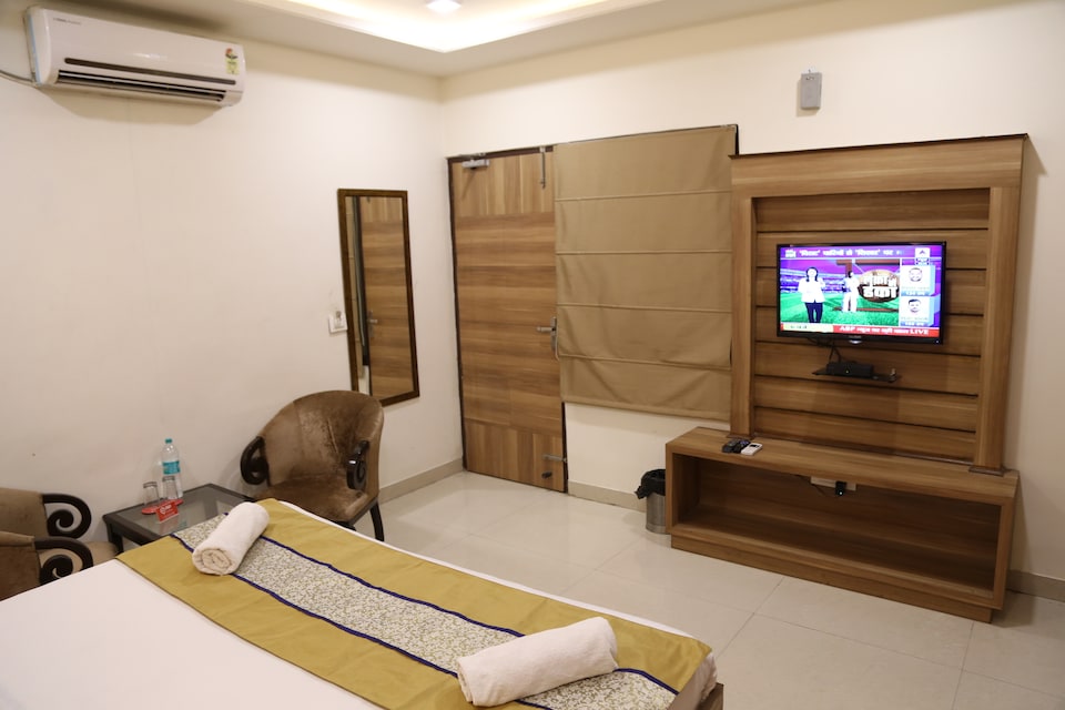 OYO Hotel Waves, Zirakpur, Zirakpur