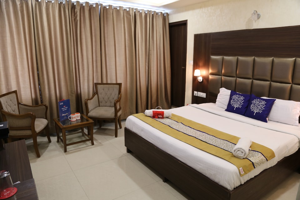 OYO Hotel Waves, Zirakpur, Zirakpur