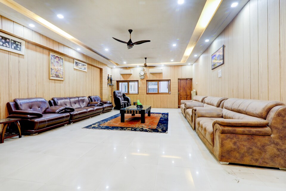 OYO 84344 Hotel Vills, Hazratganj Lucknow, Lucknow