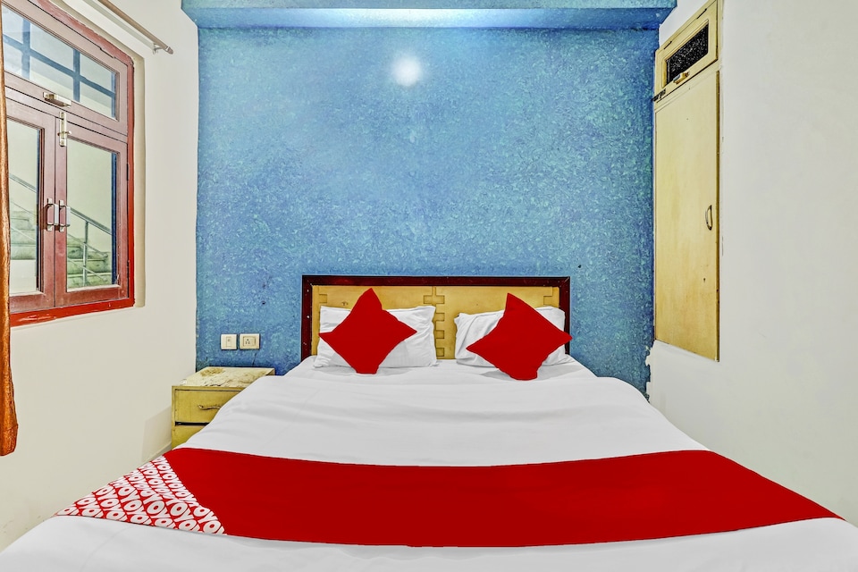 OYO 84356 Hotel Rosewood, Fatehabad Road, Agra