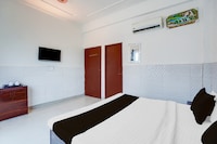 Hotel O Shilpgram Taj Mahal East Gate