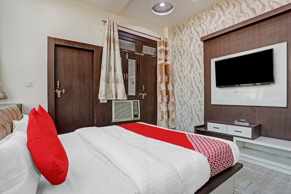 OYO 84370 HOTEL J P INN, Aligarh, Aligarh
