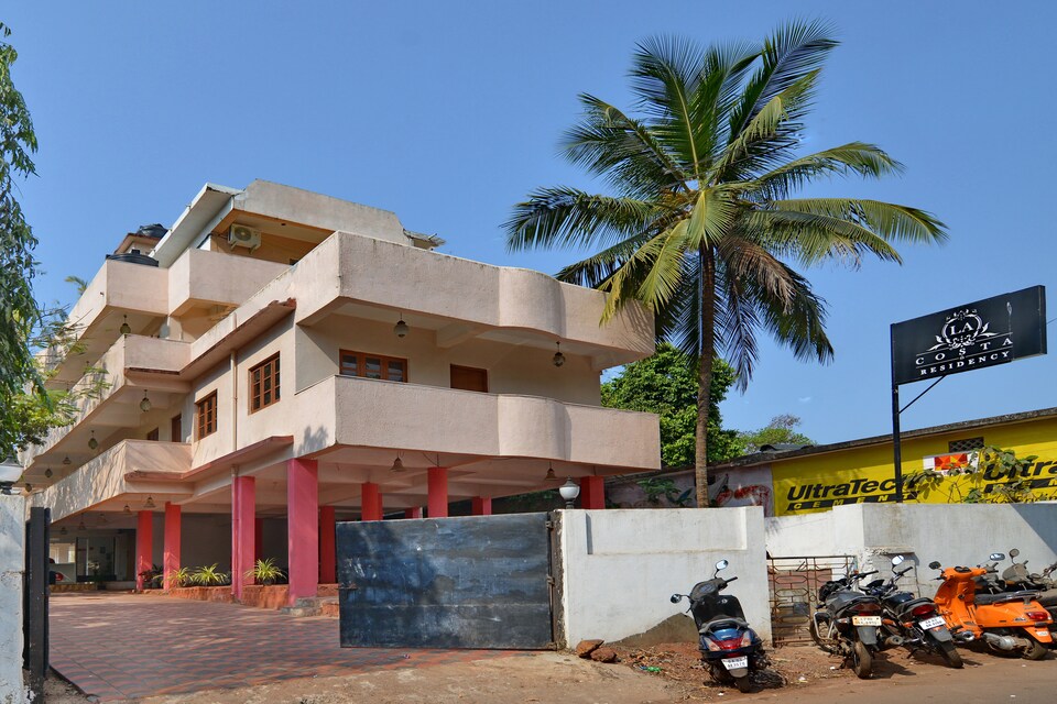 OYO Flagship La Costa Residency Near Anjuna Beach, Anjuna Vagator Goa, Goa