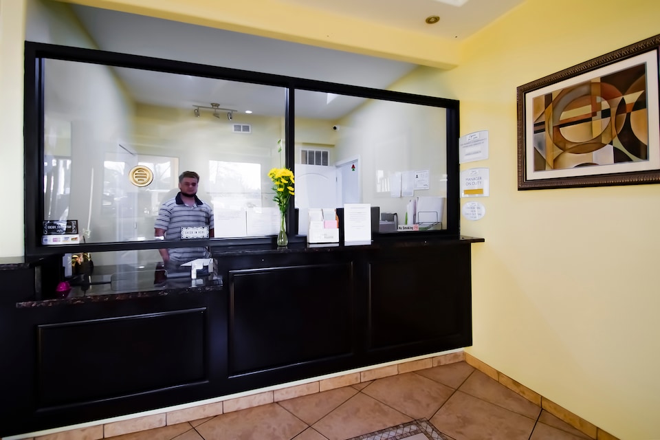 Cypress Inn & Suites Washington by OYO, Chocowinity NC, Chocowinity