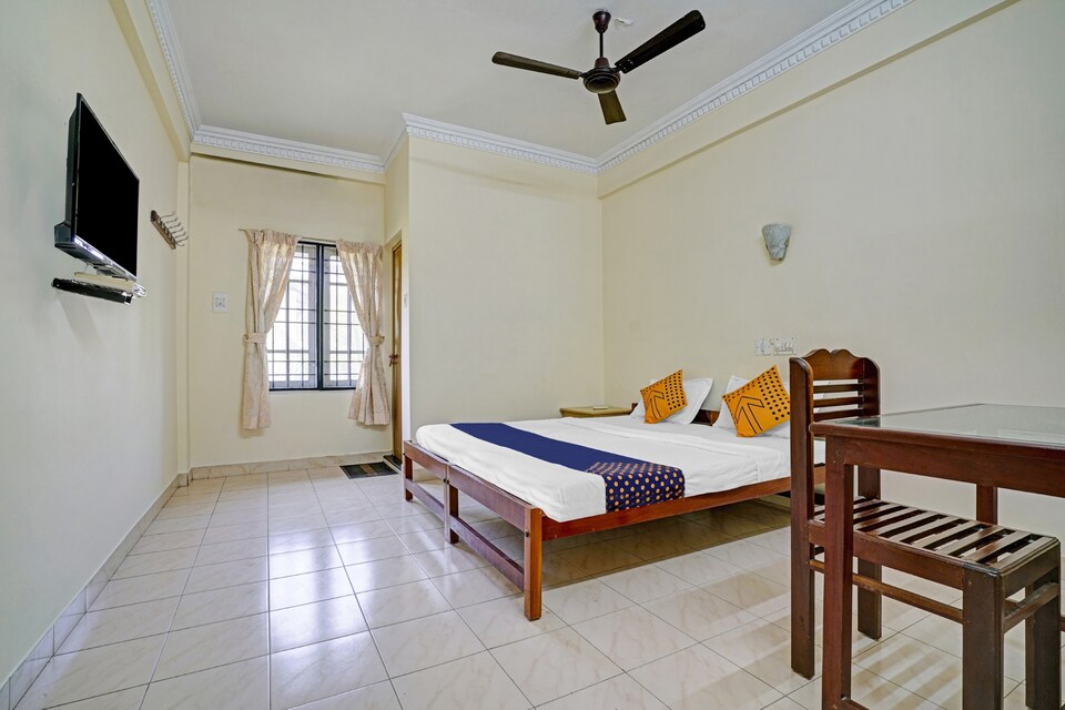 SPOT ON Mx Residency Hotel - Panampilly Nagar, MG Road Kochi, Kochi