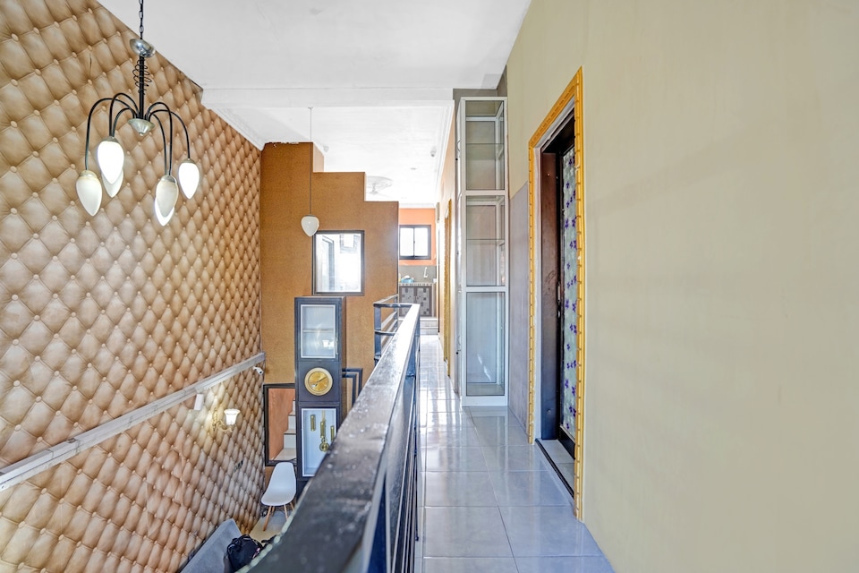 OYO 90787 Aira Residences, Sukomanunggal, Surabaya