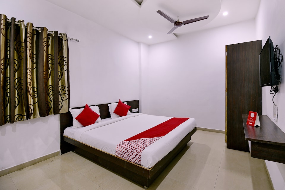 OYO 9969 Hotel Kshipra Dham, Mahakal Temple 1, Ujjain