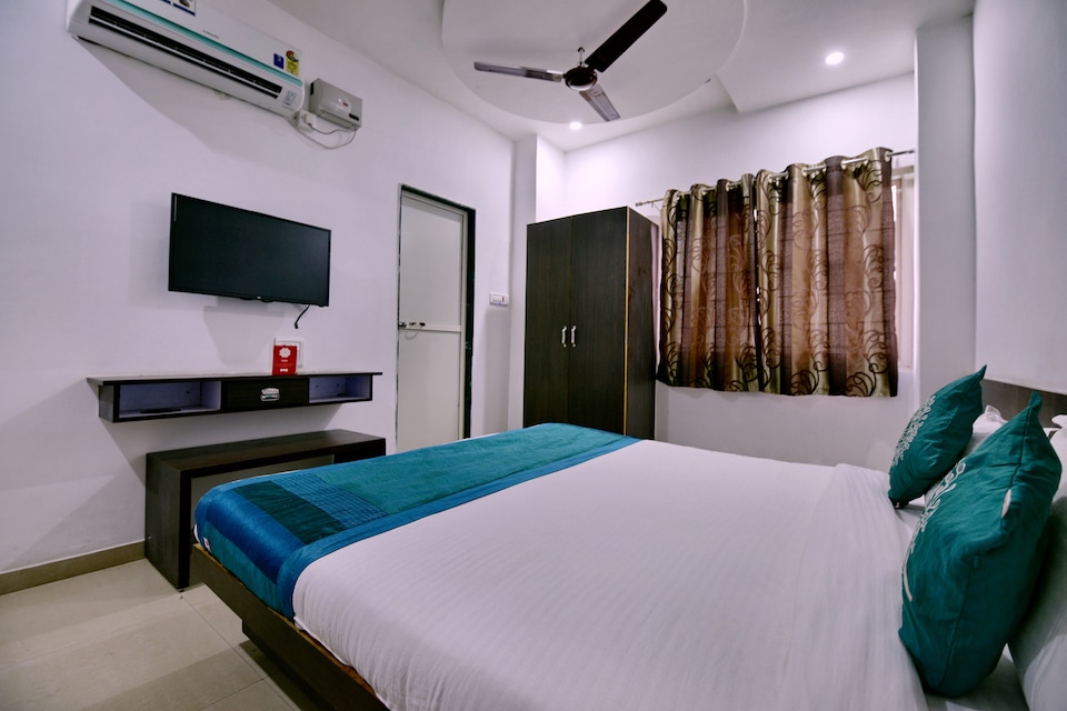 OYO 9969 Hotel Kshipra Dham, Mahakal Temple 1, Ujjain